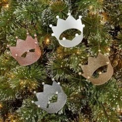 Brand new π€© 4pk Metal Glitter Crown π
Christmas Tree Ornament Set White - Wondershop™ π