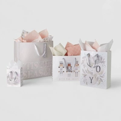 Outlet π 4ct Assorted Gift Bag Silver - Wondershop™ β 1 Outlet π 4ct Assorted Gift Bag Silver - Wondershop™ β
